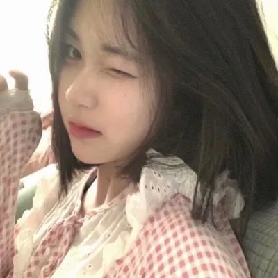 黑暗中的两个人